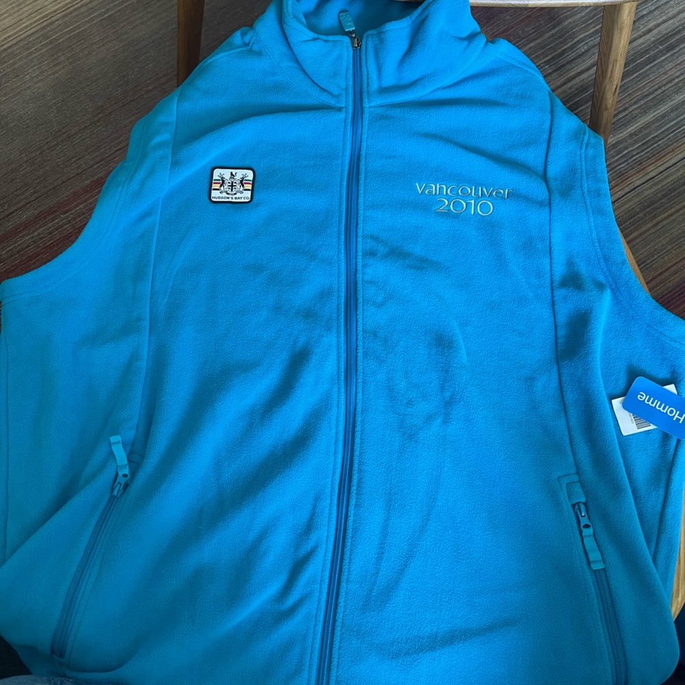 2010 Vancouver Olympics volunteer fleece vest size 3xl NWT. Hudson Bay Co